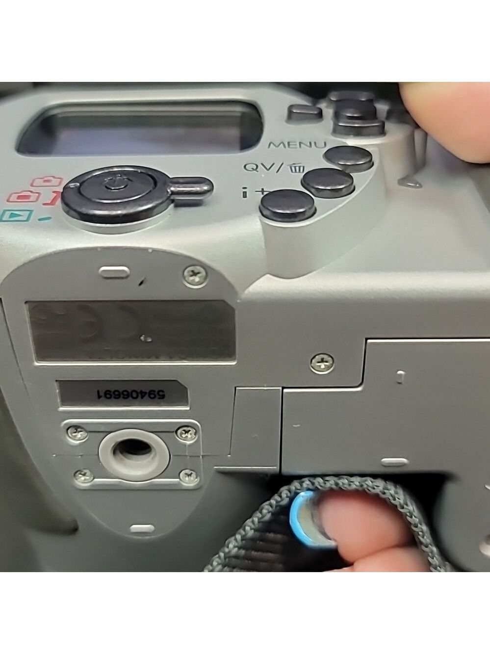 Konica Minolta DiMAGE Z10 3.2MP Digital Camera - Silver - Picture 6 of 6